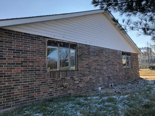 560 S Lincoln Ave, Marshall, MO 65340
